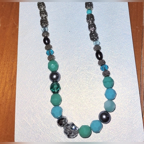 Brighton Soho Howlite Beaded Short Necklace  Like New - Picture 10 of 13